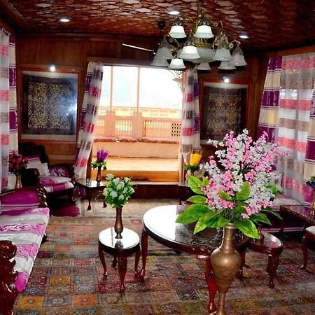 Montreal Group Of Houseboats Hotel Srinagar  Exterior photo